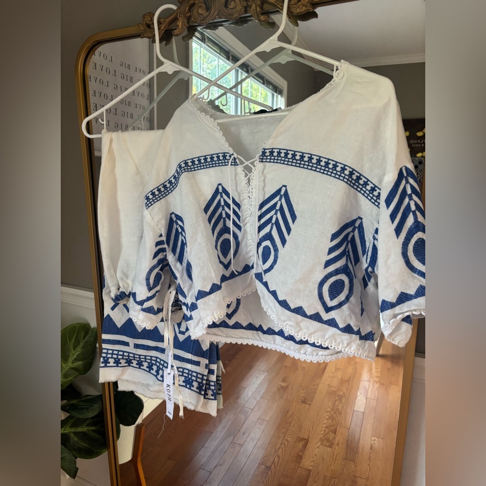 Embroidered Linen Set